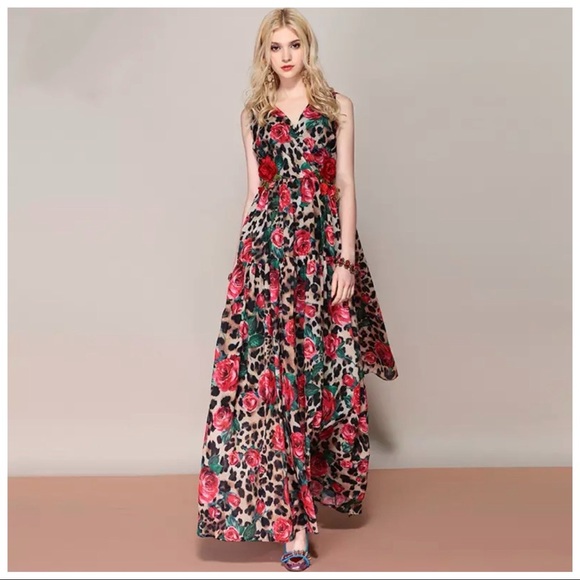 🌺 The Natanalisa Gorgeous Silk Flowing Rose Print Maxi Dress - Picture 2 of 10